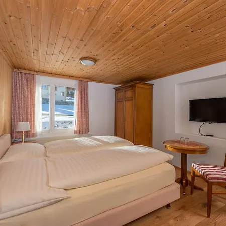 Hotel Bietschhorn 2*